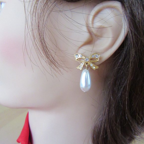 Rhinestone bow & pearl drop pierced earrings - Picture 1 of 5